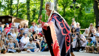 Indianische Tänze der Lelala Dancers der Kwakwaka'wakw Nation